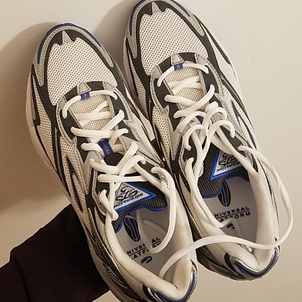 Nwot Brooks Adrenaline gts5 running mens 10.5